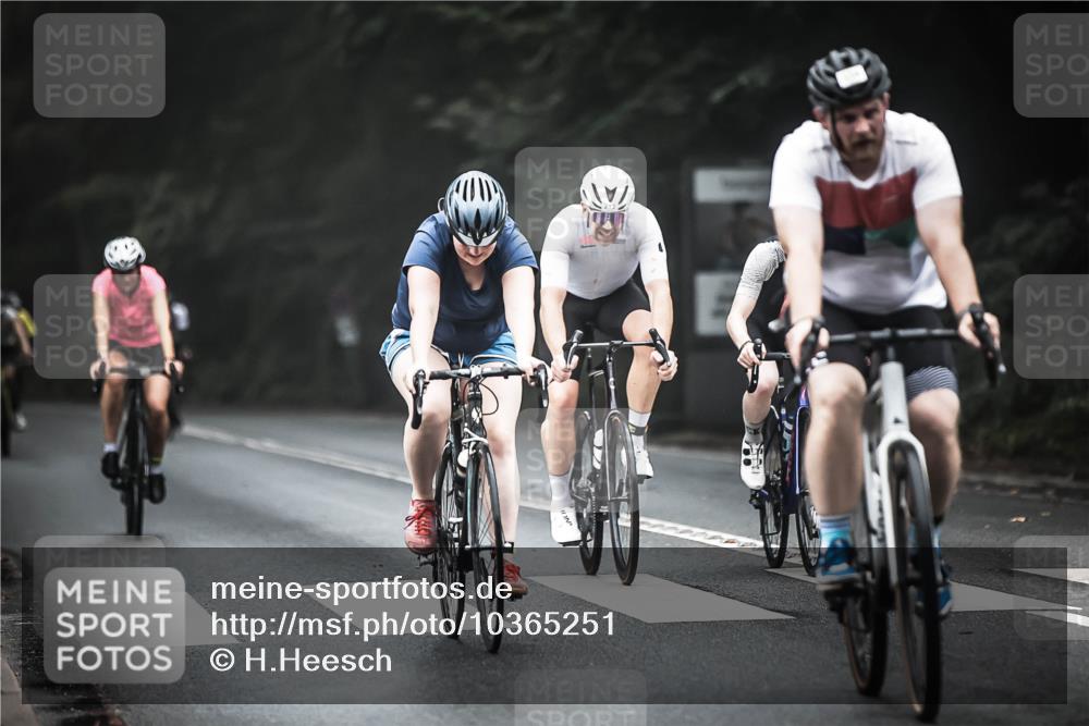 13.09.2026 - Stadtparktriathlon H.Heesch http://msf.ph/oto/10365251 13.09.2026 10:12:02 Radfahren 213, 256, 300, 305, 312, 333, 334, 335 meine-sportfotos.de