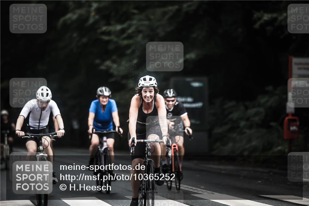13.09.2026 - Stadtparktriathlon H.Heesch http://msf.ph/oto/10365252 13.09.2026 13:13:29 Radfahren 1208, 1276, 1311, 1322, 1372, 1401, 1424 meine-sportfotos.de