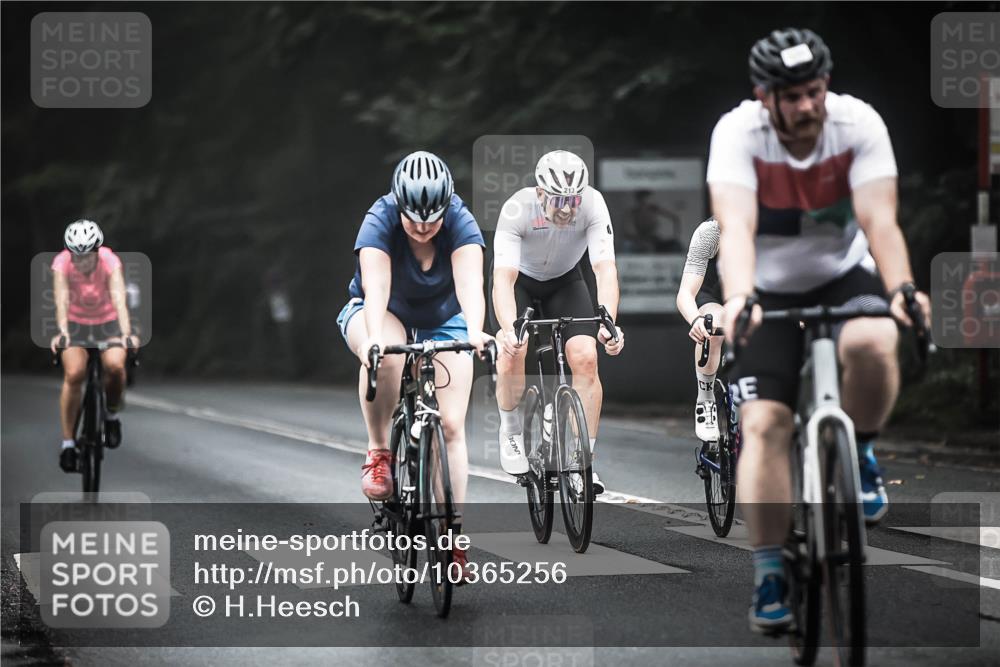 13.09.2026 - Stadtparktriathlon H.Heesch http://msf.ph/oto/10365256 13.09.2026 10:12:02 Radfahren 213, 256, 300, 305, 312, 333, 334, 335 meine-sportfotos.de