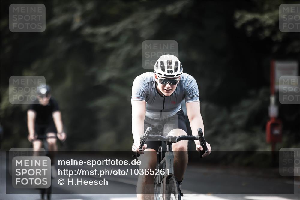 13.09.2026 - Stadtparktriathlon H.Heesch http://msf.ph/oto/10365261 13.09.2026 11:22:19 Radfahren 592, 599, 640, 671, 699, 751, 780 meine-sportfotos.de
