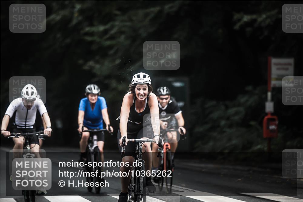 13.09.2026 - Stadtparktriathlon H.Heesch http://msf.ph/oto/10365262 13.09.2026 13:13:30 Radfahren 1208, 1276, 1311, 1322, 1372, 1401, 1424 meine-sportfotos.de