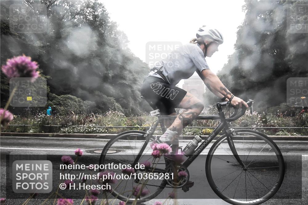 13.09.2026 - Stadtparktriathlon H.Heesch http://msf.ph/oto/10365281 13.09.2026 12:40:22 Radfahren 1135, 1198, 1260, 1265, 1271, 1291 meine-sportfotos.de