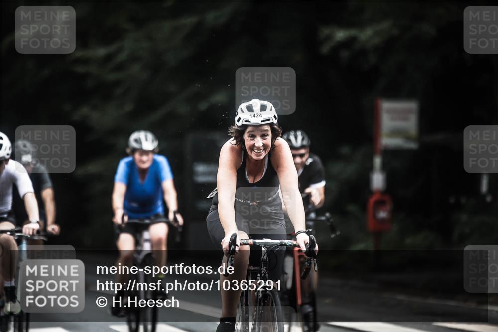 13.09.2026 - Stadtparktriathlon H.Heesch http://msf.ph/oto/10365291 13.09.2026 13:13:30 Radfahren 1208, 1276, 1311, 1322, 1372, 1401, 1424 meine-sportfotos.de