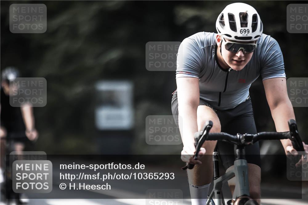 13.09.2026 - Stadtparktriathlon H.Heesch http://msf.ph/oto/10365293 13.09.2026 11:22:20 Radfahren 592, 599, 640, 671, 699, 751, 780 meine-sportfotos.de