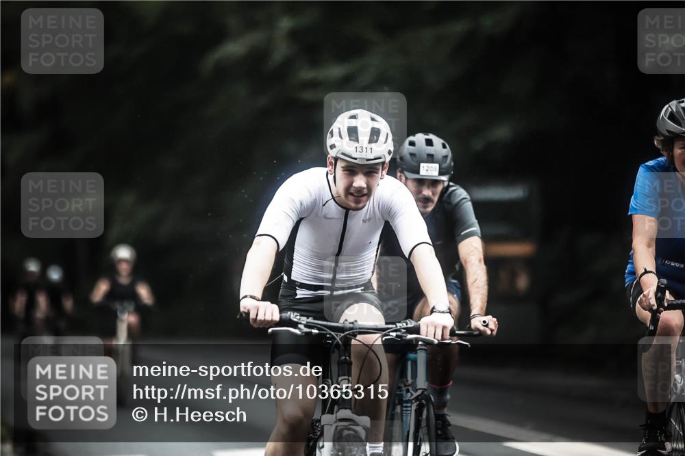 13.09.2026 - Stadtparktriathlon H.Heesch http://msf.ph/oto/10365315 13.09.2026 13:13:31 Radfahren 1082, 1208, 1261, 1276, 1311, 1322, 1372, 1401, 1407, 1424 meine-sportfotos.de