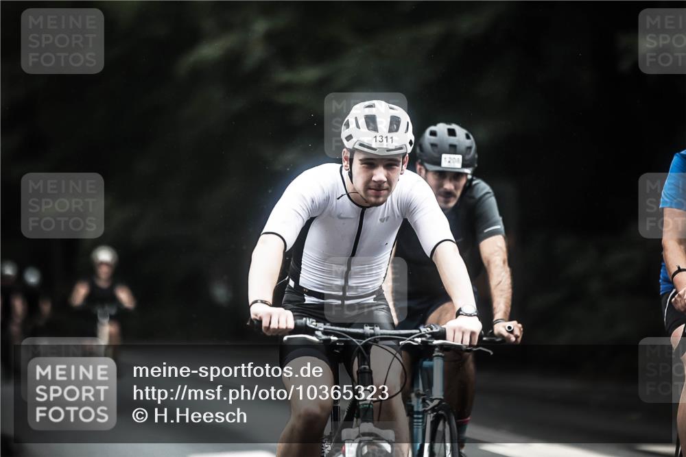 13.09.2026 - Stadtparktriathlon H.Heesch http://msf.ph/oto/10365323 13.09.2026 13:13:31 Radfahren 1082, 1208, 1261, 1276, 1311, 1322, 1372, 1401, 1407, 1424 meine-sportfotos.de