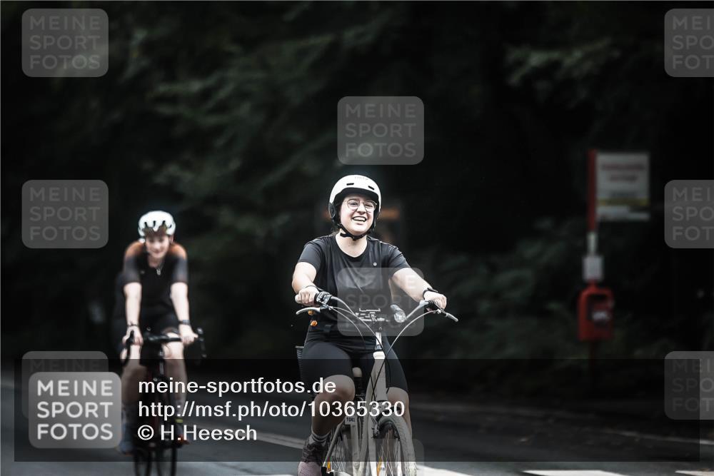 13.09.2026 - Stadtparktriathlon H.Heesch http://msf.ph/oto/10365330 13.09.2026 13:13:36 Radfahren 1082, 1208, 1245, 1261, 1269, 1311, 1369, 1372, 1401, 1407, 1424 meine-sportfotos.de