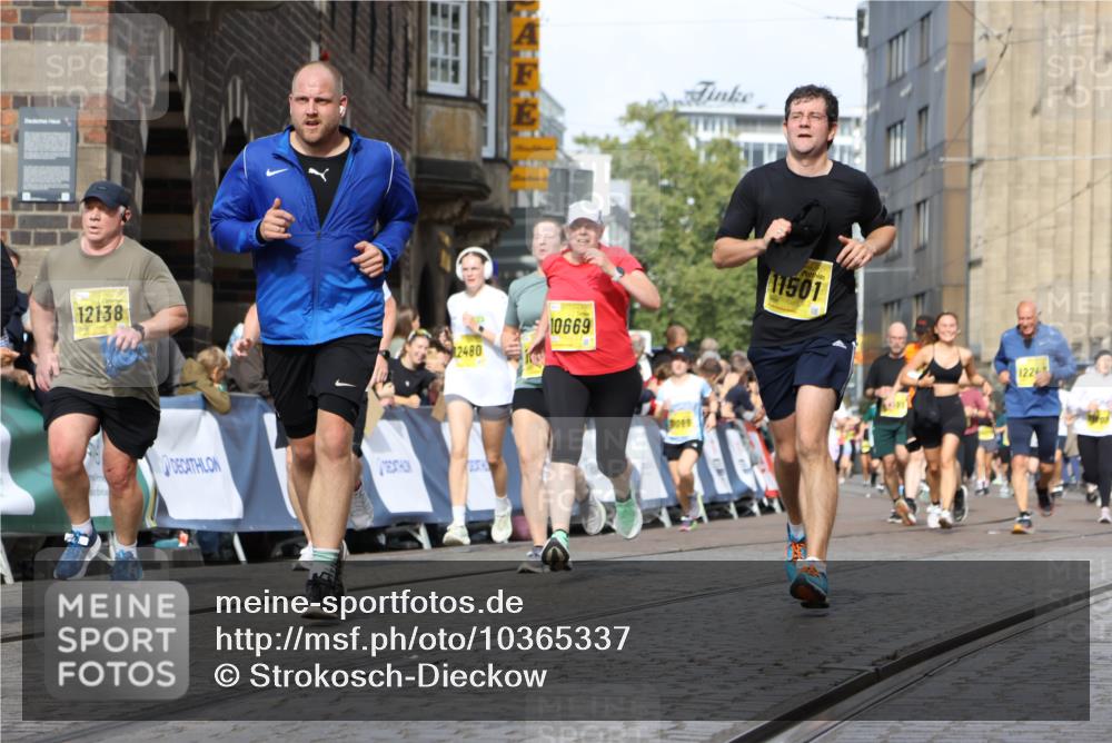 13.09.2026 - 21. swb-Marathon Bremen Strokosch-Dieckow http://msf.ph/oto/10365337 13.09.2026 10:59:51 Ziel 10147, 10377, 10745, 10922, 11151, 11207, 11519, 11594, 11873, 12267, 12295, 12481, 12527, 10175, 10691, 10758, 10867, 11071, 11158, 11159, 11160, 11250, 11259, 11427, 11445, 11453, 11524, 11525, 11528, 11637, 11879, 11904, 11907, 12123, 12238, 12239, 12274, 12388 meine-sportfotos.de