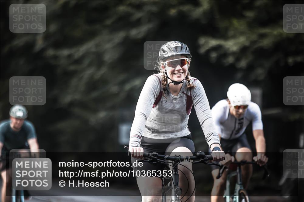 13.09.2026 - Stadtparktriathlon H.Heesch http://msf.ph/oto/10365353 13.09.2026 11:22:26 Radfahren 590, 599, 671, 687, 780, 805 meine-sportfotos.de