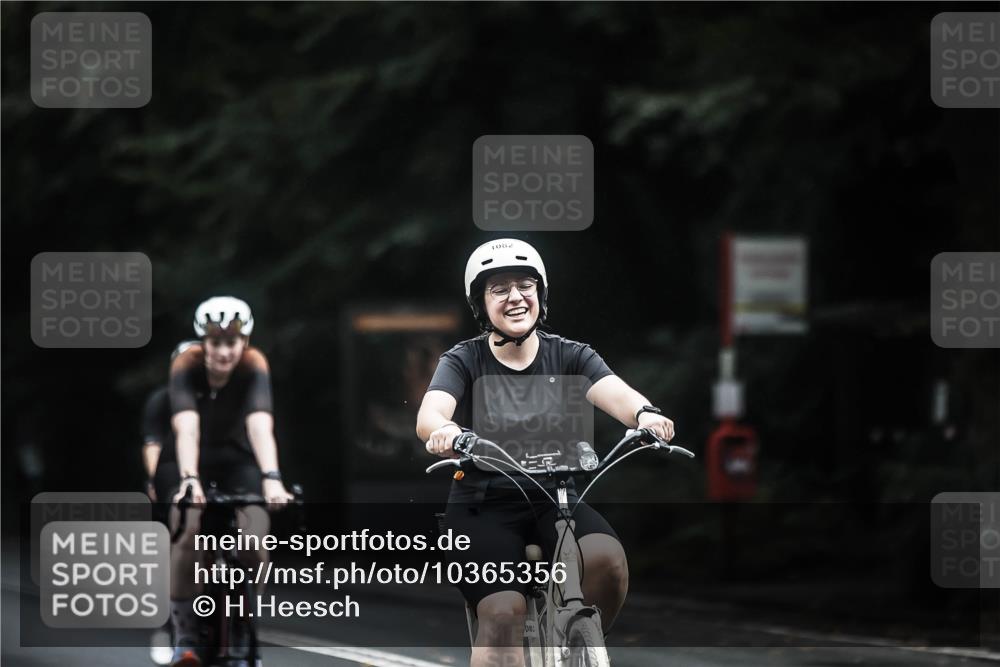 13.09.2026 - Stadtparktriathlon H.Heesch http://msf.ph/oto/10365356 13.09.2026 13:13:36 Radfahren 1082, 1208, 1245, 1261, 1269, 1311, 1369, 1372, 1401, 1407, 1424 meine-sportfotos.de