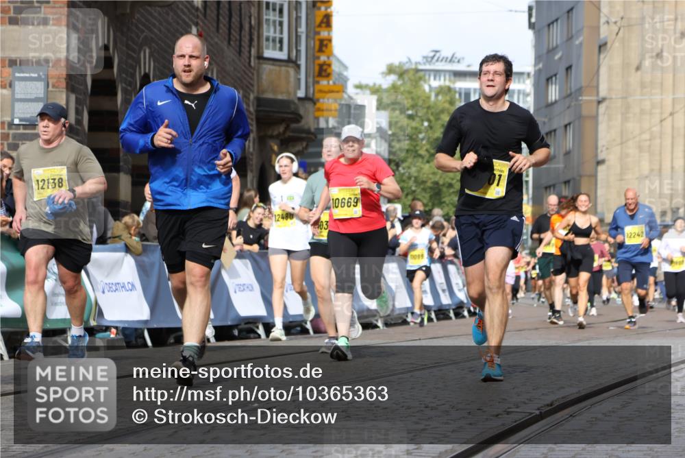 13.09.2026 - 21. swb-Marathon Bremen Strokosch-Dieckow http://msf.ph/oto/10365363 13.09.2026 10:59:51 Ziel 10147, 10377, 10745, 10922, 11151, 11207, 11519, 11594, 11873, 12267, 12295, 12481, 12527, 10175, 10691, 10758, 10867, 11071, 11158, 11159, 11160, 11250, 11259, 11427, 11445, 11453, 11524, 11525, 11528, 11637, 11879, 11904, 11907, 12123, 12238, 12239, 12274, 12388 meine-sportfotos.de