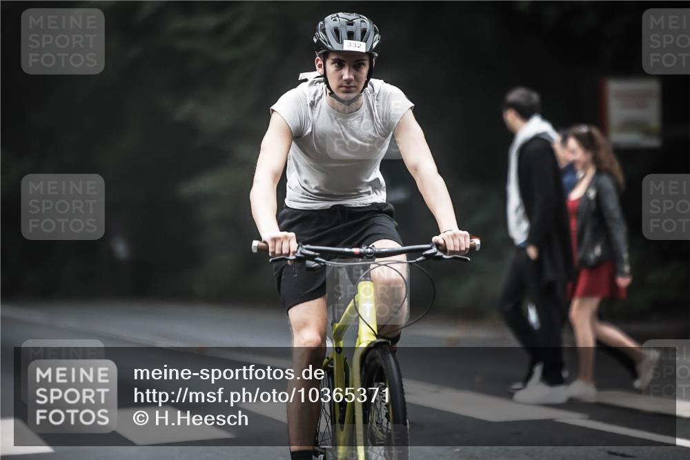 13.09.2026 - Stadtparktriathlon H.Heesch http://msf.ph/oto/10365371 13.09.2026 10:12:09 Radfahren 213, 256, 298, 312, 332, 333, 335 meine-sportfotos.de