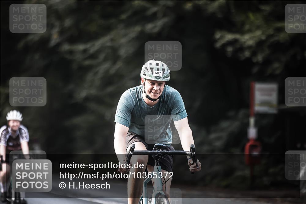 13.09.2026 - Stadtparktriathlon H.Heesch http://msf.ph/oto/10365372 13.09.2026 11:22:27 Radfahren 590, 671, 687, 780, 805 meine-sportfotos.de