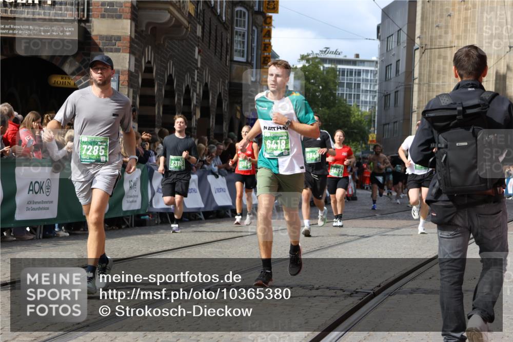13.09.2026 - 21. swb-Marathon Bremen Strokosch-Dieckow http://msf.ph/oto/10365380 13.09.2026 13:35:26 Ziel 536, 2366, 2413, 2430, 2492, 3063, 3311, 3916, 4487, 4635, 4985, 5016, 5125, 5647, 6391, 6403, 6627, 6655, 6750, 6756, 7123, 7405, 7657, 7703, 7750, 7998, 8300, 8328, 8515, 8623, 9017, 9216, 9526, 9527, 13017, 13018, 13051, 13060, 156, 607, 2041, 2318, 2356, 3055, 3704, 4326, 5308, 5661, 6465, 6466, 6644, 6649, 7597, 7700, 8816, 9845, 9862, 9887 meine-sportfotos.de
