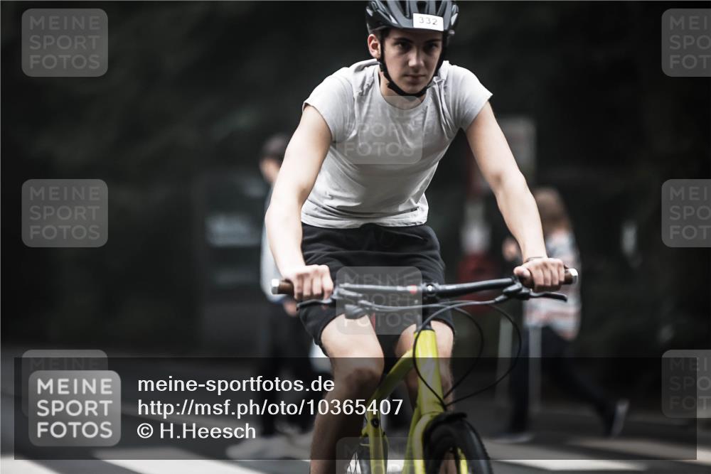 13.09.2026 - Stadtparktriathlon H.Heesch http://msf.ph/oto/10365407 13.09.2026 10:12:09 Radfahren 213, 256, 298, 312, 332, 333, 335 meine-sportfotos.de