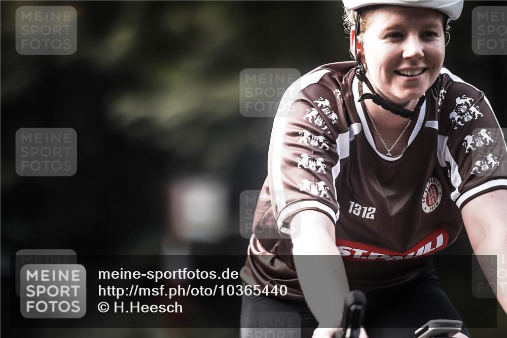 13.09.2026 - Stadtparktriathlon H.Heesch http://msf.ph/oto/10365440 13.09.2026 11:22:29 Radfahren 590, 671, 687, 748, 780, 805 meine-sportfotos.de