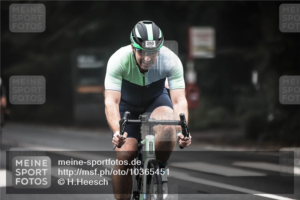 13.09.2026 - Stadtparktriathlon H.Heesch http://msf.ph/oto/10365451 13.09.2026 10:12:20 Radfahren 225, 237, 260, 262, 264 meine-sportfotos.de