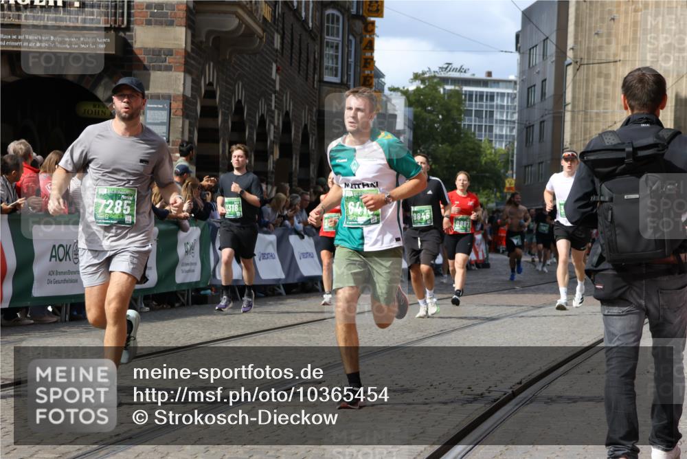 13.09.2026 - 21. swb-Marathon Bremen Strokosch-Dieckow http://msf.ph/oto/10365454 13.09.2026 13:35:26 Ziel 536, 2366, 2413, 2430, 2492, 3063, 3311, 3916, 4487, 4635, 4985, 5016, 5125, 5647, 6391, 6403, 6627, 6655, 6750, 6756, 7123, 7405, 7657, 7703, 7750, 7998, 8300, 8328, 8515, 8623, 9017, 9216, 9526, 9527, 13017, 13018, 13051, 13060, 156, 607, 2041, 2318, 2356, 3055, 3704, 4326, 5308, 5661, 6465, 6466, 6644, 6649, 7597, 7700, 8816, 9845, 9862, 9887 meine-sportfotos.de