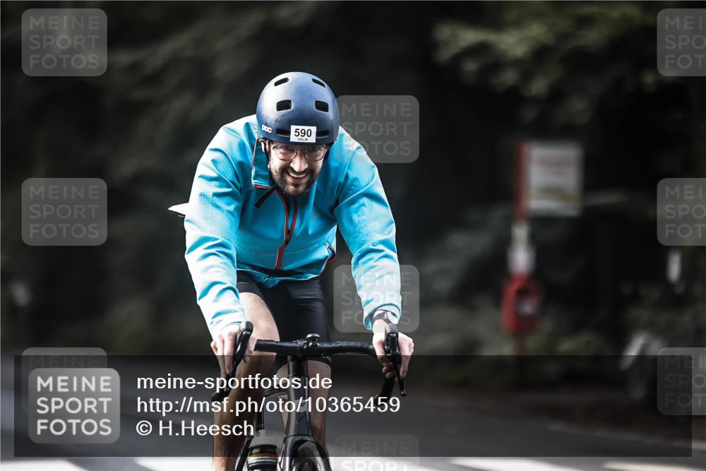 13.09.2026 - Stadtparktriathlon H.Heesch http://msf.ph/oto/10365459 13.09.2026 11:22:32 Radfahren 590, 687, 748, 805, 828 meine-sportfotos.de
