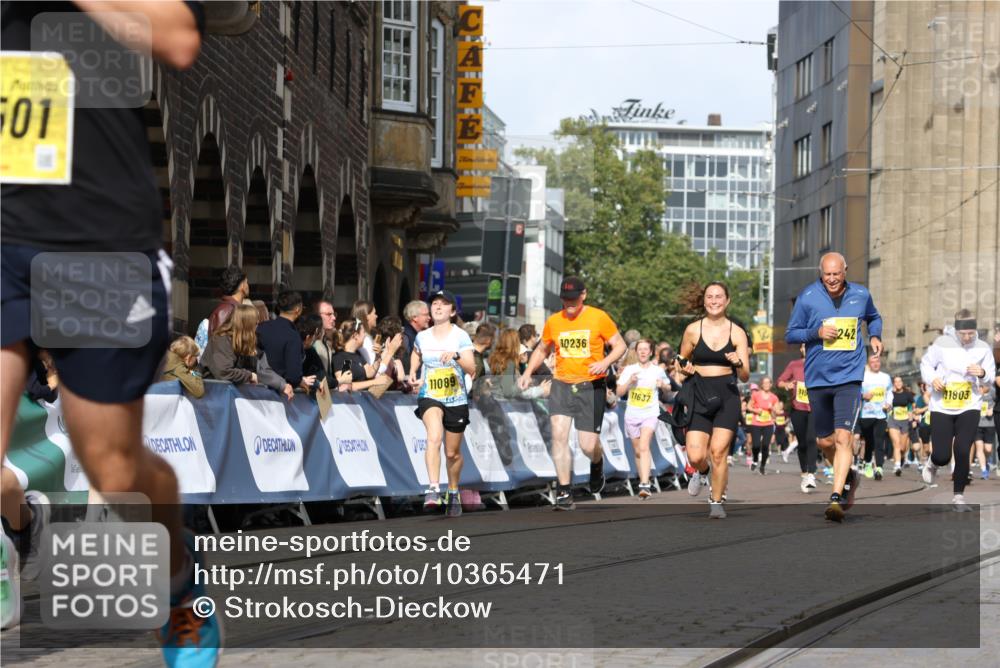 13.09.2026 - 21. swb-Marathon Bremen Strokosch-Dieckow http://msf.ph/oto/10365471 13.09.2026 10:59:54 Ziel 10147, 10355, 10377, 10669, 10745, 10922, 10928, 10929, 11151, 11194, 11207, 11419, 11501, 11519, 11594, 11873, 12138, 12295, 12481, 12527, 10175, 10758, 10867, 11071, 11158, 11159, 11160, 11250, 11259, 11445, 11453, 11524, 11525, 11528, 11587, 11588, 11589, 11879, 11907, 12123, 12238, 12239, 12274 meine-sportfotos.de