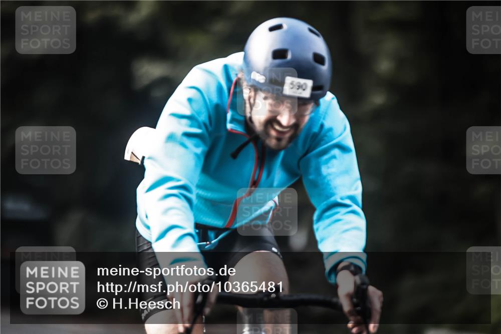 13.09.2026 - Stadtparktriathlon H.Heesch http://msf.ph/oto/10365481 13.09.2026 11:22:32 Radfahren 590, 687, 748, 805, 828 meine-sportfotos.de