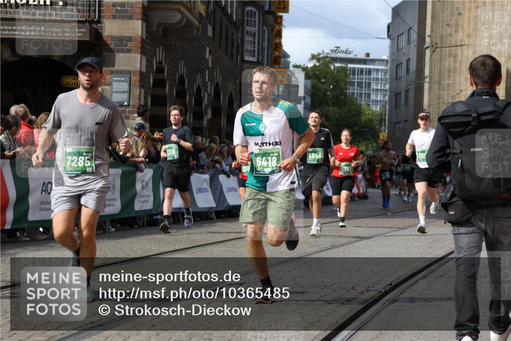 13.09.2026 - 21. swb-Marathon Bremen Strokosch-Dieckow http://msf.ph/oto/10365485 13.09.2026 13:35:26 Ziel 536, 2366, 2413, 2430, 2492, 3063, 3311, 3916, 4487, 4635, 4985, 5016, 5125, 5647, 6391, 6403, 6627, 6655, 6750, 6756, 7123, 7405, 7657, 7703, 7750, 7998, 8300, 8328, 8515, 8623, 9017, 9216, 9526, 9527, 13017, 13018, 13051, 13060, 156, 607, 2041, 2318, 2356, 3055, 3704, 4326, 5308, 5661, 6465, 6466, 6644, 6649, 7597, 7700, 8816, 9845, 9862, 9887 meine-sportfotos.de