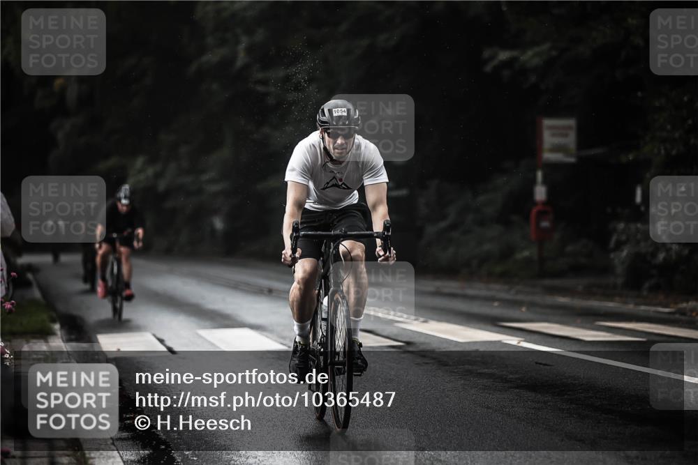 13.09.2026 - Stadtparktriathlon H.Heesch http://msf.ph/oto/10365487 13.09.2026 12:00:07 Radfahren 722, 834, 975, 983, 1021, 1054, 1061 meine-sportfotos.de