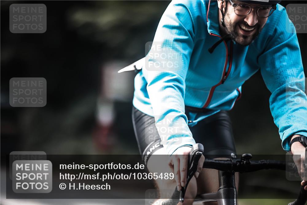 13.09.2026 - Stadtparktriathlon H.Heesch http://msf.ph/oto/10365489 13.09.2026 11:22:32 Radfahren 590, 687, 748, 805, 828 meine-sportfotos.de