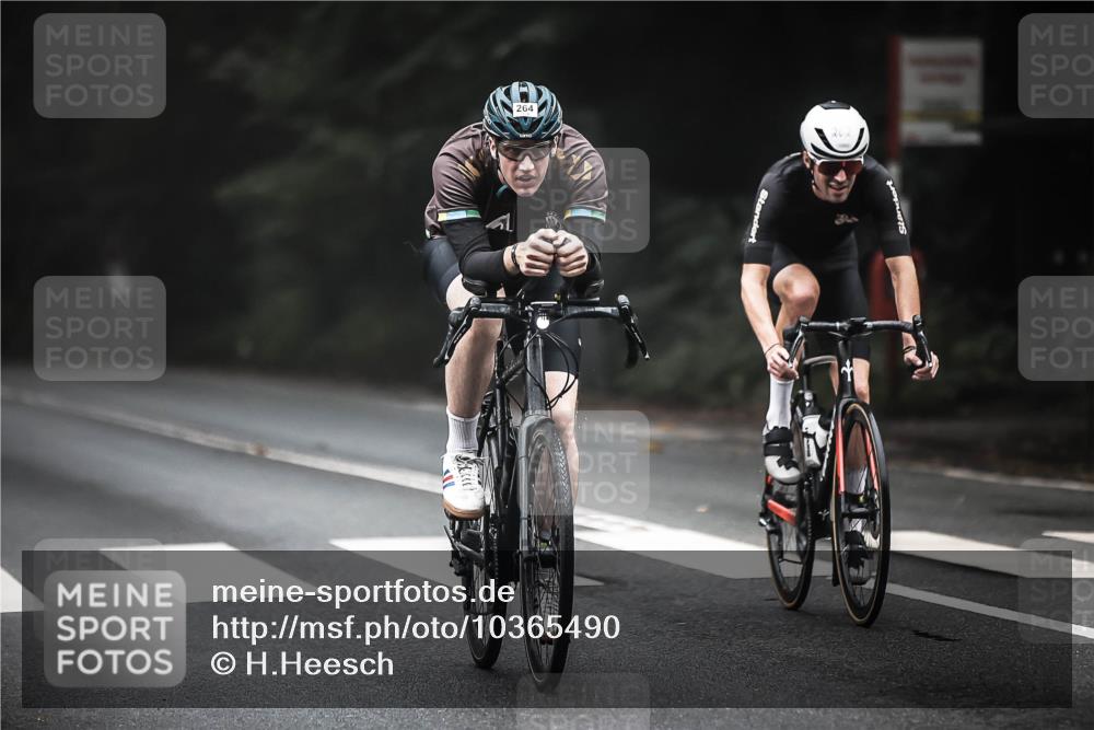 13.09.2026 - Stadtparktriathlon H.Heesch http://msf.ph/oto/10365490 13.09.2026 10:12:22 Radfahren 225, 237, 260, 262, 264 meine-sportfotos.de