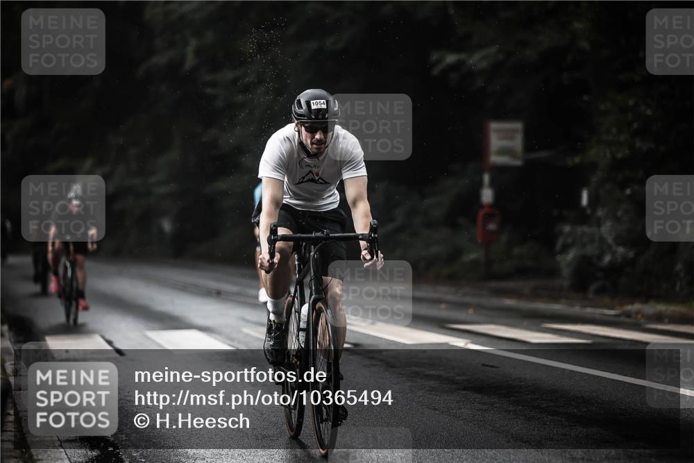 13.09.2026 - Stadtparktriathlon H.Heesch http://msf.ph/oto/10365494 13.09.2026 12:00:07 Radfahren 722, 834, 975, 983, 1021, 1054, 1061 meine-sportfotos.de