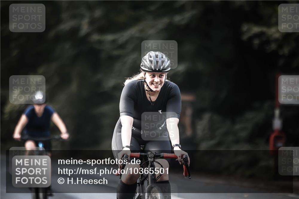 13.09.2026 - Stadtparktriathlon H.Heesch http://msf.ph/oto/10365501 13.09.2026 11:22:34 Radfahren 590, 748, 805, 828 meine-sportfotos.de