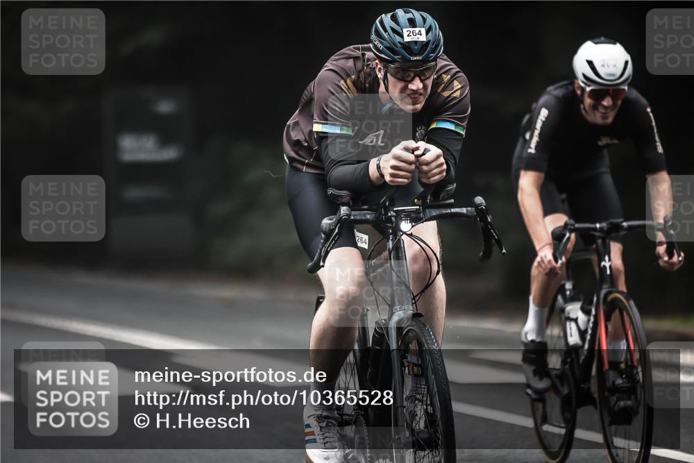 13.09.2026 - Stadtparktriathlon H.Heesch http://msf.ph/oto/10365528 13.09.2026 10:12:22 Radfahren 225, 237, 260, 262, 264 meine-sportfotos.de