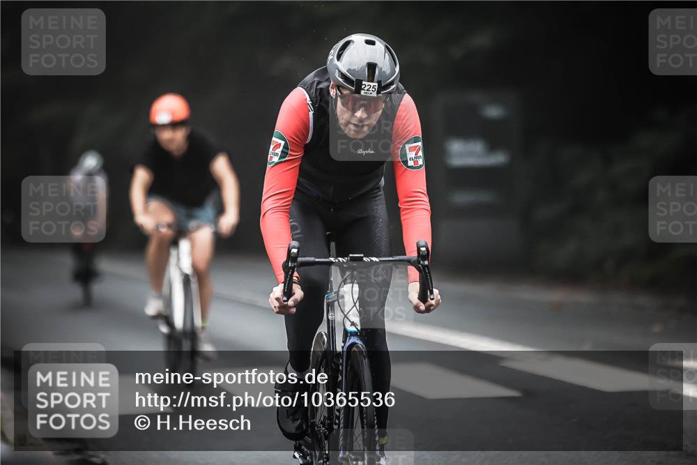 13.09.2026 - Stadtparktriathlon H.Heesch http://msf.ph/oto/10365536 13.09.2026 10:12:25 Radfahren 225, 237, 260, 262, 264, 322 meine-sportfotos.de