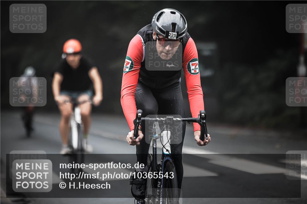 13.09.2026 - Stadtparktriathlon H.Heesch http://msf.ph/oto/10365543 13.09.2026 10:12:25 Radfahren 225, 237, 260, 262, 264, 322 meine-sportfotos.de