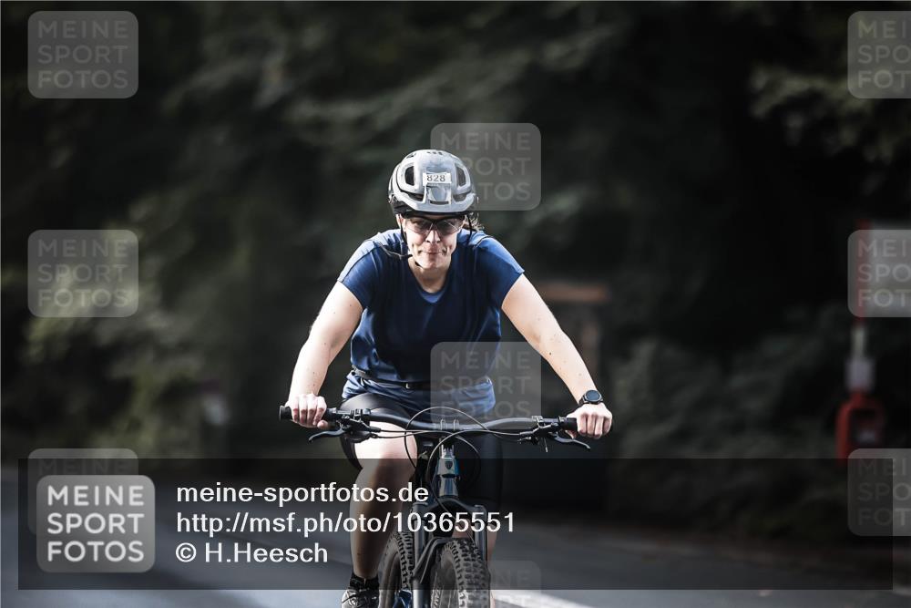 13.09.2026 - Stadtparktriathlon H.Heesch http://msf.ph/oto/10365551 13.09.2026 11:22:36 Radfahren 590, 748, 828 meine-sportfotos.de