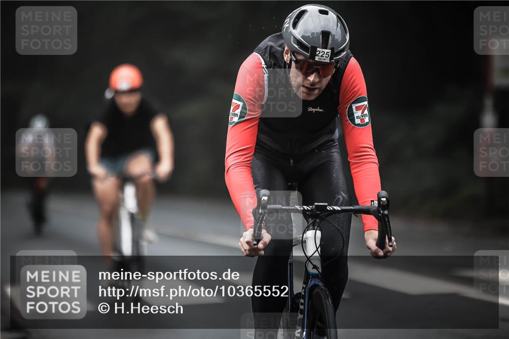 13.09.2026 - Stadtparktriathlon H.Heesch http://msf.ph/oto/10365552 13.09.2026 10:12:26 Radfahren 225, 237, 262, 264, 322 meine-sportfotos.de