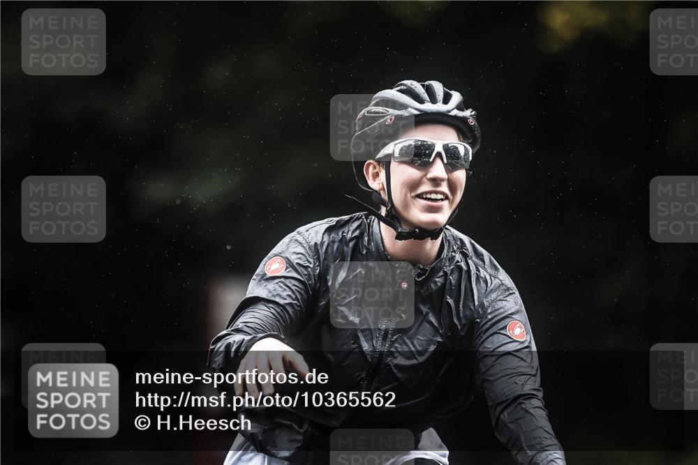 13.09.2026 - Stadtparktriathlon H.Heesch http://msf.ph/oto/10365562 13.09.2026 13:13:58 Radfahren 1286, 1289, 1385, 1461 meine-sportfotos.de