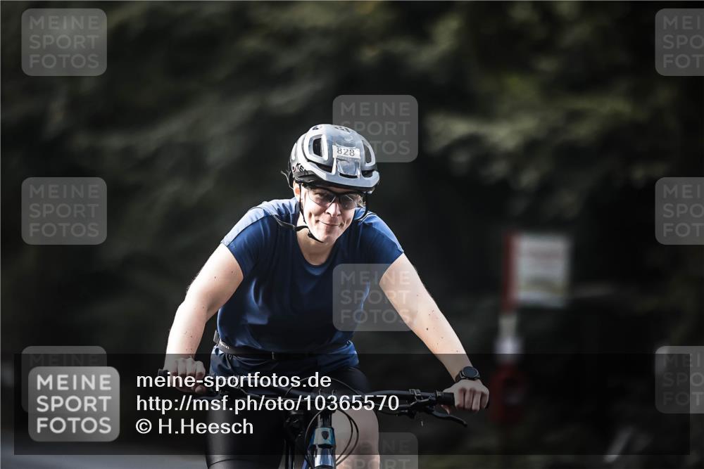 13.09.2026 - Stadtparktriathlon H.Heesch http://msf.ph/oto/10365570 13.09.2026 11:22:36 Radfahren 590, 748, 828 meine-sportfotos.de