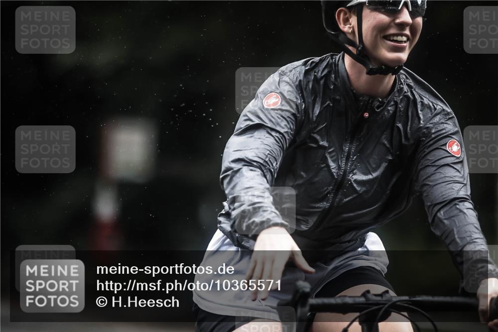 13.09.2026 - Stadtparktriathlon H.Heesch http://msf.ph/oto/10365571 13.09.2026 13:13:58 Radfahren 1286, 1289, 1385, 1461 meine-sportfotos.de