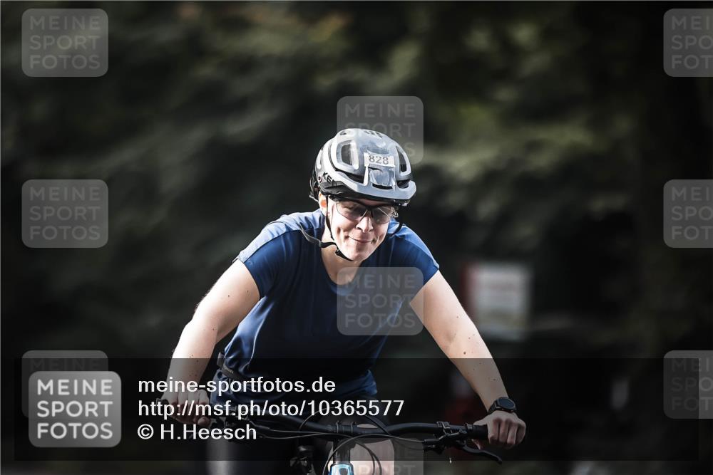 13.09.2026 - Stadtparktriathlon H.Heesch http://msf.ph/oto/10365577 13.09.2026 11:22:36 Radfahren 590, 748, 828 meine-sportfotos.de