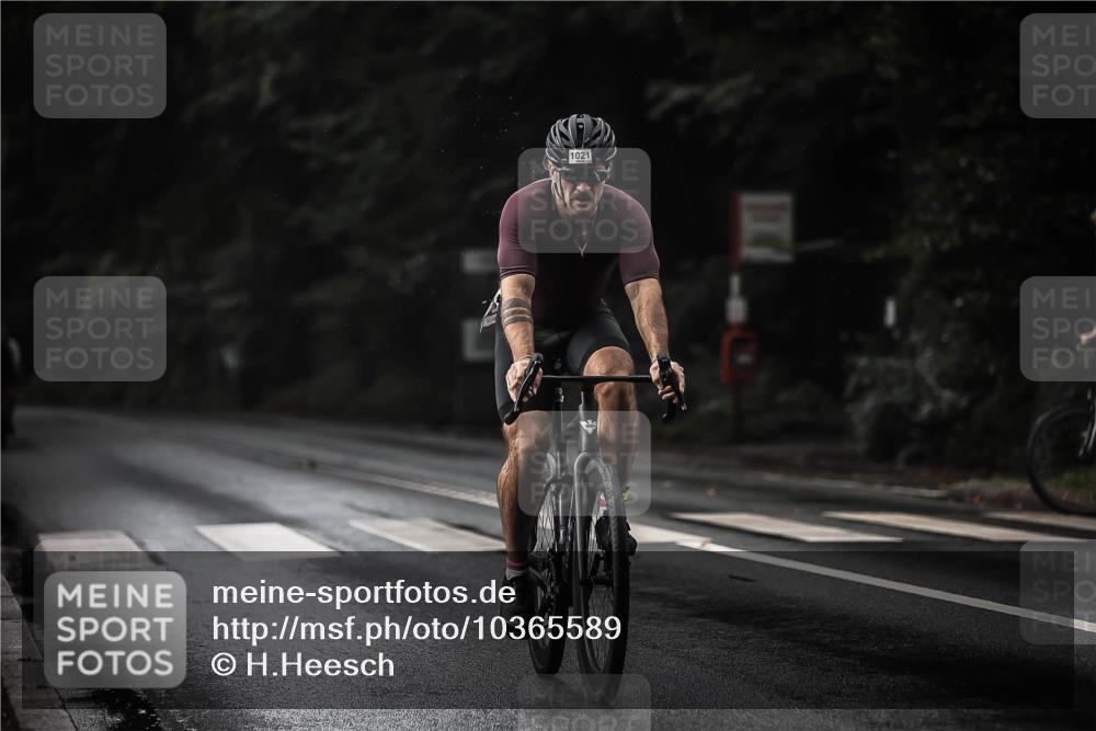 13.09.2026 - Stadtparktriathlon H.Heesch http://msf.ph/oto/10365589 13.09.2026 12:00:11 Radfahren 722, 1021, 1040, 1054, 1061 meine-sportfotos.de