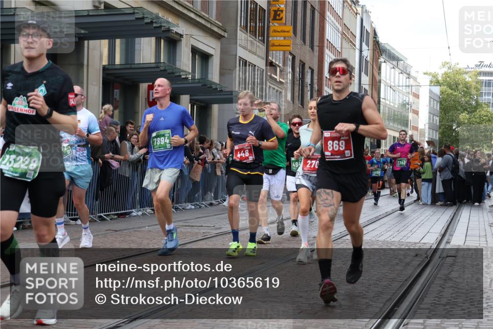 13.09.2026 - 21. swb-Marathon Bremen Strokosch-Dieckow http://msf.ph/oto/10365619 13.09.2026 13:37:32 Ziel 549, 581, 1851, 2336, 2342, 3207, 3316, 3657, 3707, 4066, 4159, 4394, 4675, 4902, 4942, 5624, 5783, 5784, 6001, 6032, 6083, 6596, 6795, 7003, 7540, 7594, 7635, 7815, 7894, 7985, 8010, 8138, 8173, 8204, 8264, 8315, 8316, 8440, 8450, 8920, 8972, 9097, 9099, 9481, 9774, 13228, 270, 391, 448, 869, 1180, 3323, 3333, 3627, 3804, 3823, 4155, 4300, 4433, 4628, 5388, 5612, 5738, 5791, 6804, 6904, 6911, 6947, 7074, 7571, 8268, 8380, 9701 meine-sportfotos.de