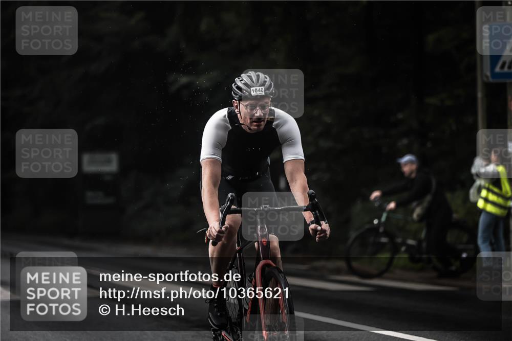 13.09.2026 - Stadtparktriathlon H.Heesch http://msf.ph/oto/10365621 13.09.2026 12:00:17 Radfahren 1021, 1040 meine-sportfotos.de