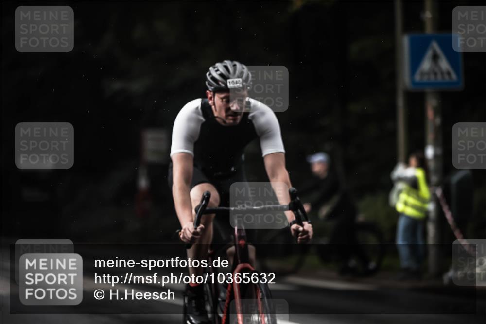 13.09.2026 - Stadtparktriathlon H.Heesch http://msf.ph/oto/10365632 13.09.2026 12:00:17 Radfahren 1021, 1040 meine-sportfotos.de