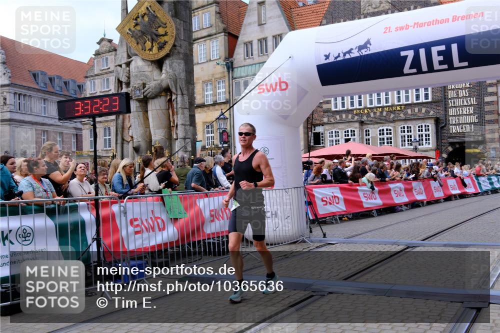 13.09.2026 - 21. swb-Marathon Bremen Tim E. http://msf.ph/oto/10365636 13.09.2026 13:03:12 Ziel 1381, 1850, 1862, 6918, 7265, 8319, 8325, 8331 meine-sportfotos.de