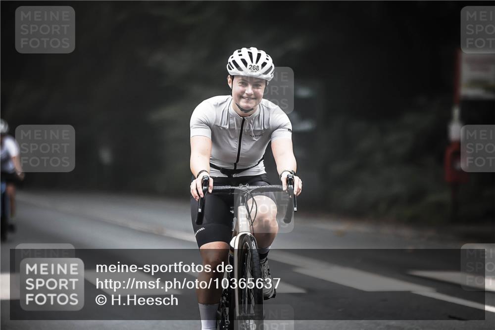 13.09.2026 - Stadtparktriathlon H.Heesch http://msf.ph/oto/10365637 13.09.2026 10:12:38 Radfahren 268, 303 meine-sportfotos.de