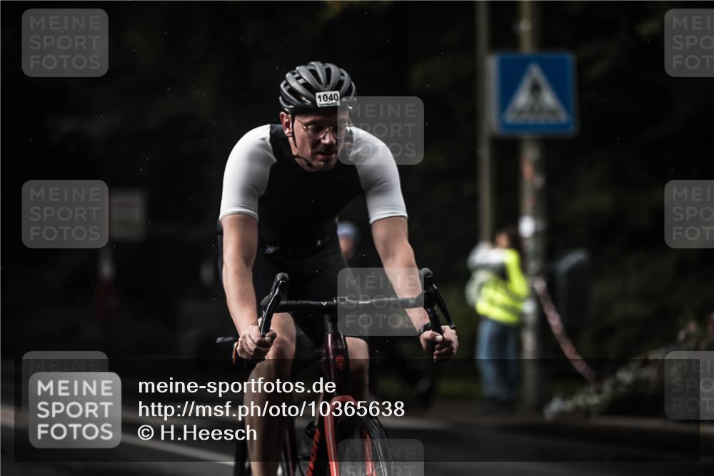13.09.2026 - Stadtparktriathlon H.Heesch http://msf.ph/oto/10365638 13.09.2026 12:00:17 Radfahren 1021, 1040 meine-sportfotos.de