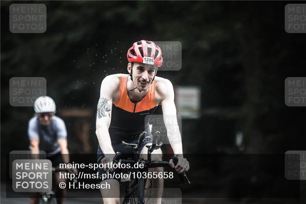 13.09.2026 - Stadtparktriathlon H.Heesch http://msf.ph/oto/10365658 13.09.2026 13:14:05 Radfahren 1198, 1265, 1289, 1385, 1461, 1473 meine-sportfotos.de