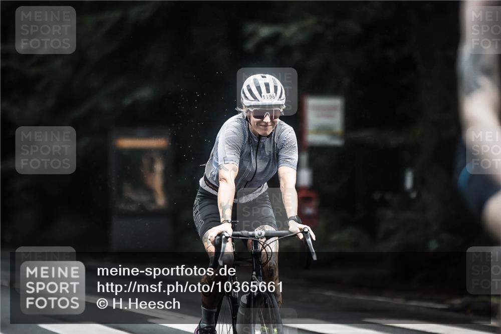 13.09.2026 - Stadtparktriathlon H.Heesch http://msf.ph/oto/10365661 13.09.2026 13:14:05 Radfahren 1198, 1265, 1289, 1385, 1461, 1473 meine-sportfotos.de