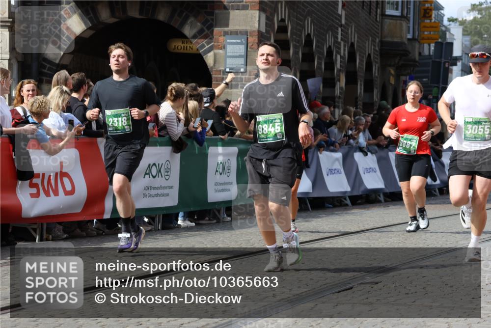 13.09.2026 - 21. swb-Marathon Bremen Strokosch-Dieckow http://msf.ph/oto/10365663 13.09.2026 13:35:28 Ziel 536, 2003, 2366, 2430, 2492, 3063, 3311, 3916, 4487, 4635, 4985, 5016, 5125, 5647, 6320, 6391, 6403, 6750, 7123, 7405, 7657, 7703, 7750, 7998, 8300, 8328, 8515, 9017, 9216, 9526, 9527, 13017, 13018, 13051, 13060, 156, 607, 2318, 2356, 3087, 3226, 3704, 3780, 4326, 5308, 5467, 5468, 5661, 6465, 6466, 6644, 6649, 7597, 7675, 7700, 8816, 9784, 9845, 9862, 9887, 9892, 13213 meine-sportfotos.de